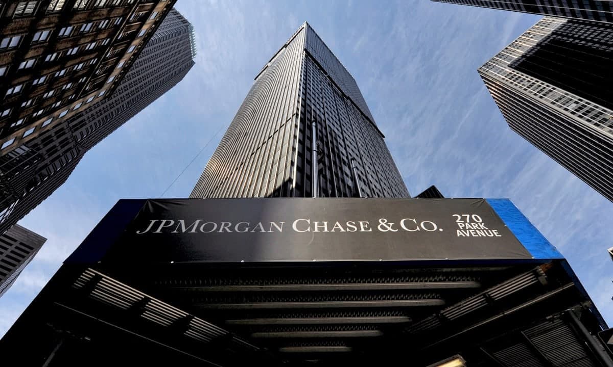 A low angle view of the JPMorgan Chase and Co headquarters tower at 270 Park Avenue with the entrance banner visible